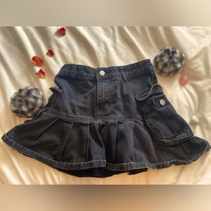 Short denim skirt